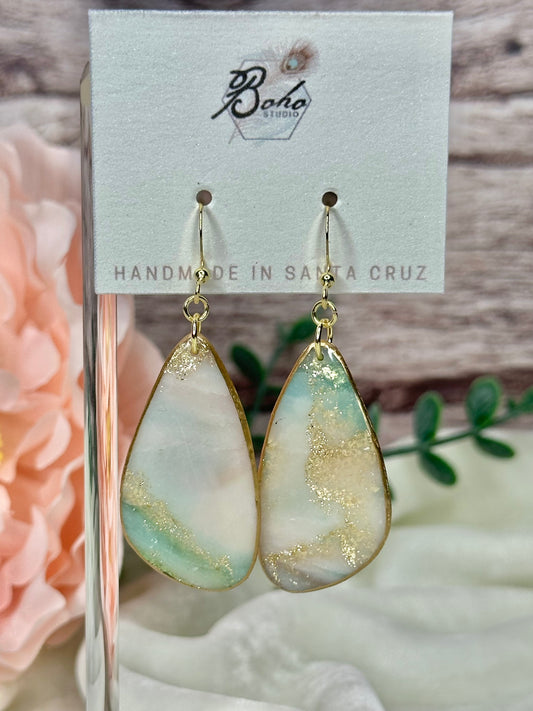North Shore / Pebble / Gold Hooks